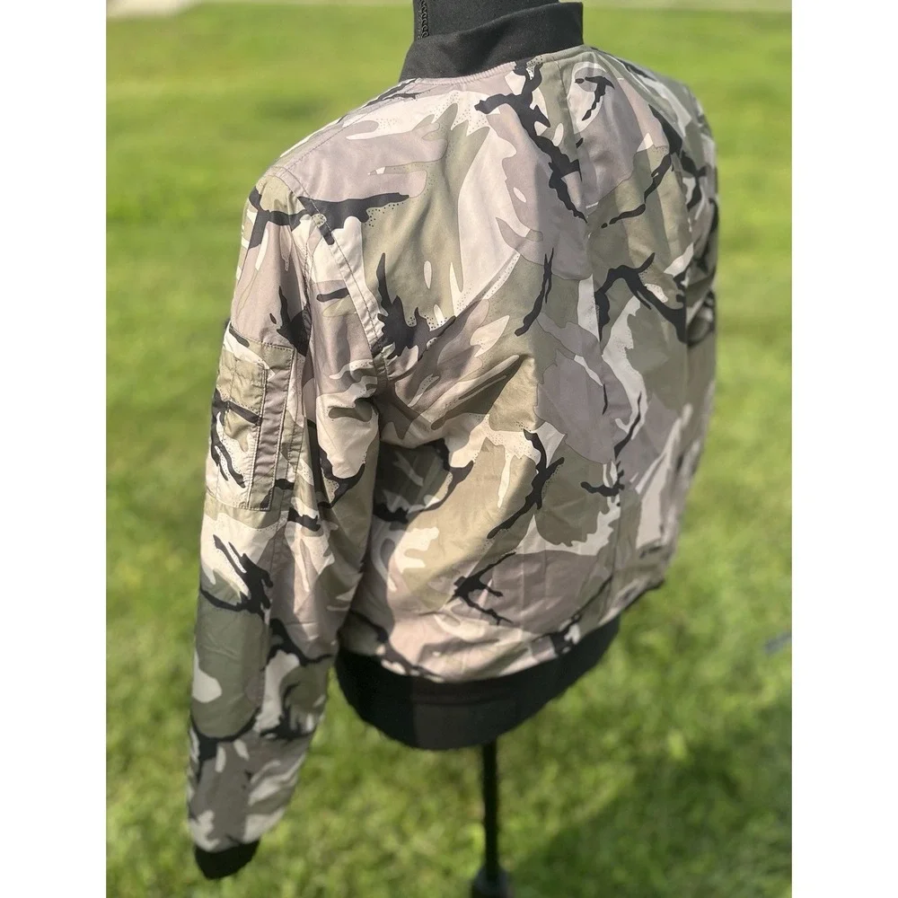 The North‎ Face Women's Size Small Barstool Bomber Jacket Camo